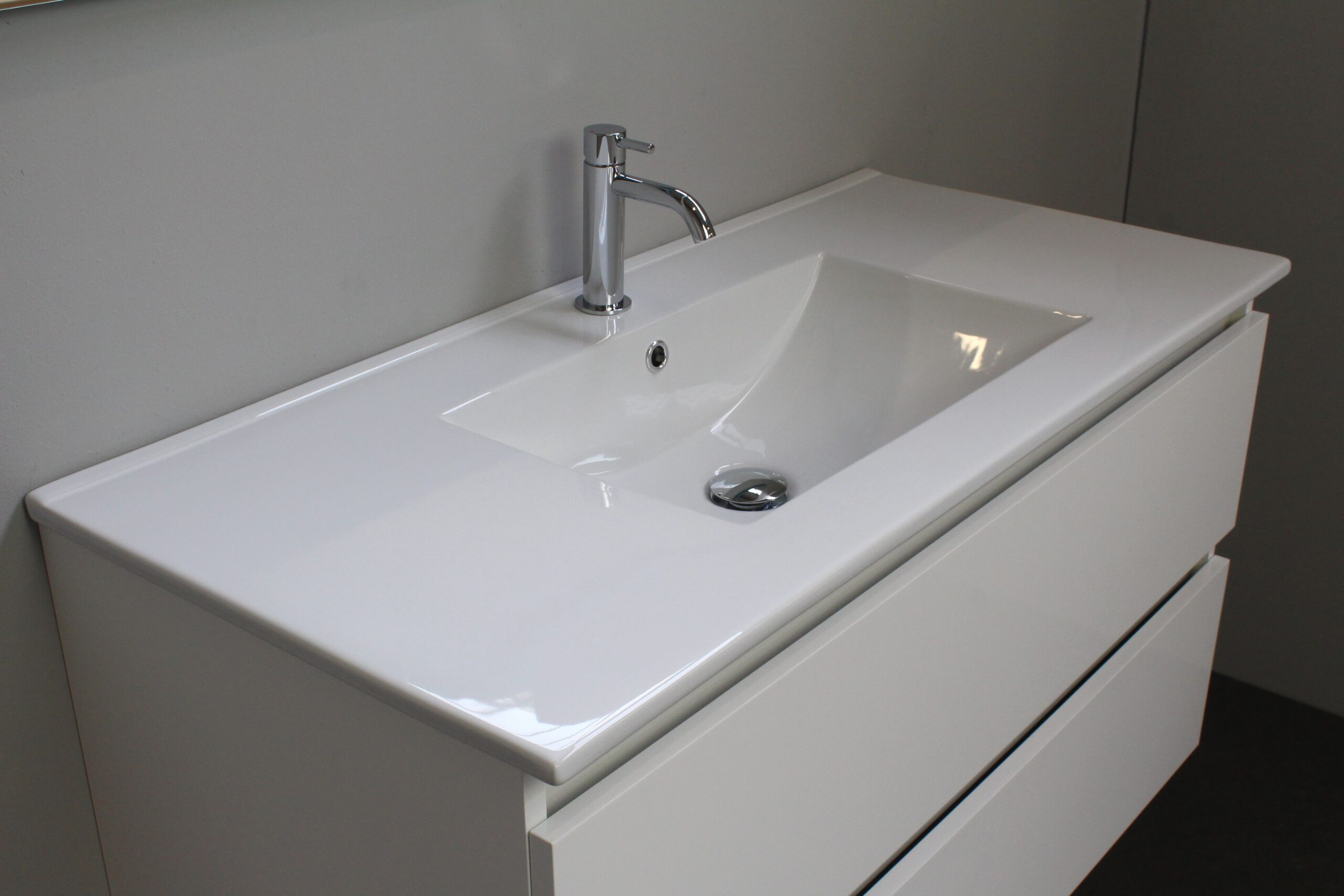 Sanilet badkamermeubel - 100cm - onderkast hoogglans wit- wastafel porselein - 1 kraangat - zonder - bouwpakket - Badkamermeubel outlet